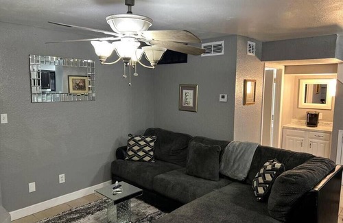 Shreveport Condo | 2-bedroom condo in lovely Shreveport with WiFi, AC