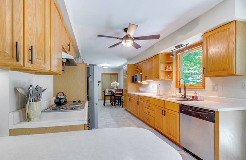 Frederick Hotel | 9 Mi to Downtown Rushville: Cozy Getaway w/Grill