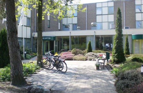 De Bult House | De Bult Getaway: 2 Units w/Pool & Sauna | Near National Parks & Trails