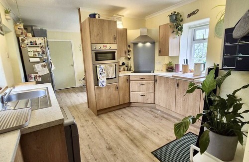 St. Andrews Cottage | Spacious family-friendly cottage within hillside village