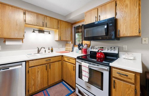 Camp Sherman House | Riverfront Camp Sherman Getaway