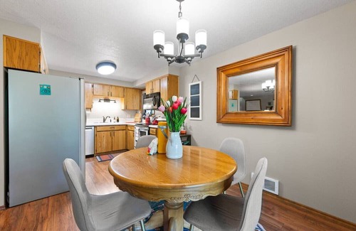 Camp Sherman House | Riverfront Camp Sherman Getaway