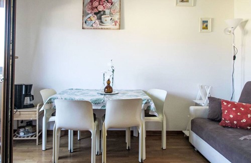 Luino Apartment | Cosy apartment for 3 guests with WIFI, TV and balcony