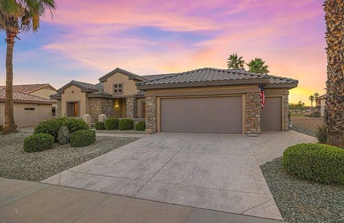 Desert Palms House | 3-bedroom house in The Grand On the Golf Course with Sunset Views and Pool