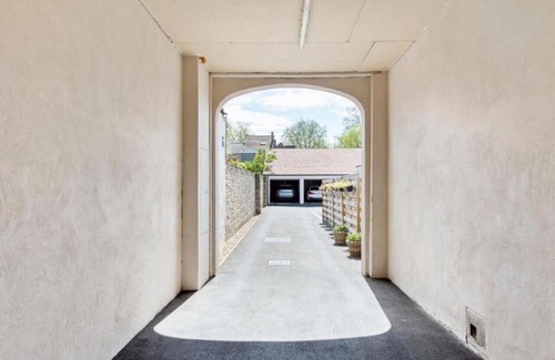 Kristus-Koning Apartment | Elegant room with private bathroom near city center