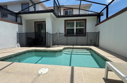 Kissimmee House | Spacious 5-bedroom 4-bath townhome, private pool and Resort, near Disney