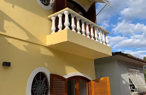 Historic Center Apartment | Romantic Suite with balcony view in the Historic Center of Petrópolis