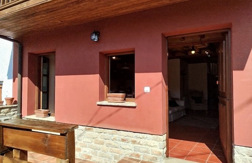 Carabano Cottage | Charming rural house in NIAO