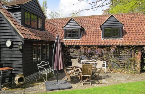 Bury St Edmunds Apartment | Charming 1-bedroom Cart Lodge in Horringer close to Bury St Edmunds