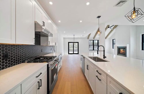 Windham House | 3-Bedroom Modern Farmhouse Townhome in Charming Windham with WiFi, AC. Book Now