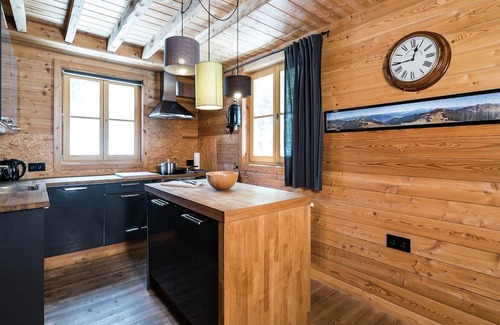 Kaprun Ski Chalet | Chalet with Views, Privacy & Fire in Kaprun