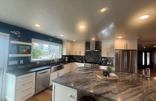 Morgan Hill House | The Orchard Oasis-spacious 5 bedrm luxury private home with pool and spa