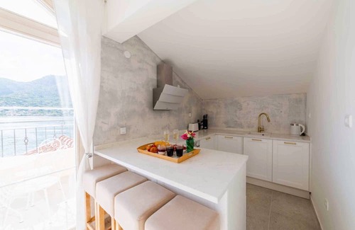 Lepetane Apartment | ❤️Deluxe Waterfront 1BR | Balconies | Panoramic View| Fully Equipped| Fast Wi-Fi