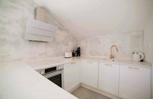 Lepetane Apartment | ❤️Deluxe Waterfront 1BR | Balconies | Panoramic View| Fully Equipped| Fast Wi-Fi