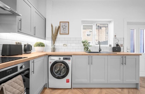 Prestwich House | New listing- Stunning Preswitch Retreat - Sleeps 7