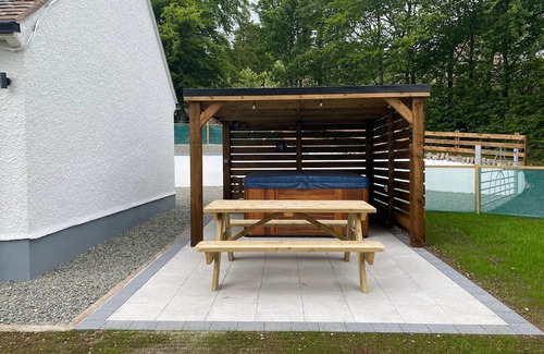 Coleraine Cottage | Peaceful countryside escape with hot tub and outstanding countryside views