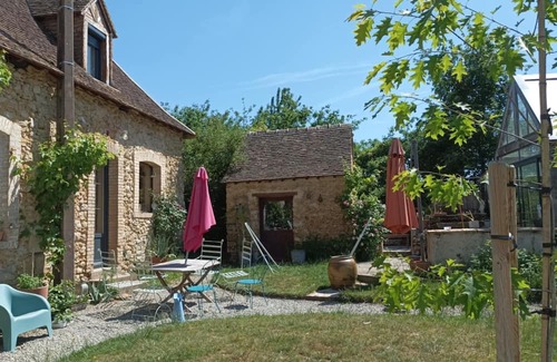Neuville-sur-Sarthe Villa | Country house for the 24h, 10 minutes from Le Mans