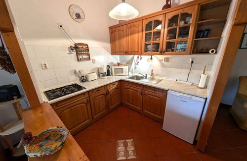 Kehidakustany Apartment | Holiday apartment with terrace and garden