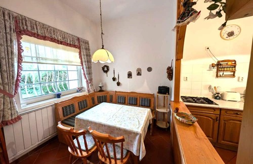 Kehidakustany Apartment | Holiday apartment with terrace and garden