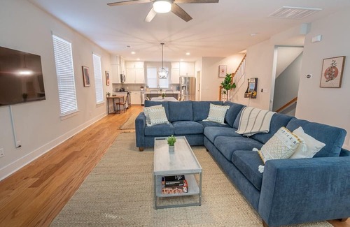 North Charleston House | The Newman Premier: Luxury 4br Park Circle Home