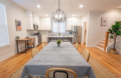 North Charleston House | The Newman Premier: Luxury 4br Park Circle Home