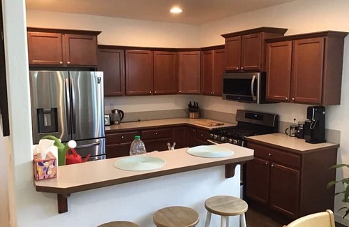 Medford House | Cozy 3BR/2.5BA Medford Home w/Fireplace & Fast WIFI