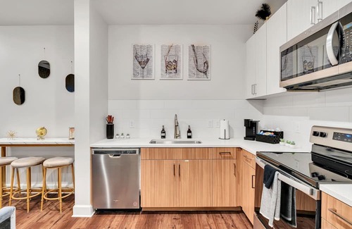 The Gulch Apartment | The Gulch Between Nashville's Music Row/Downtown Luxury Apt. walk to Broadway.