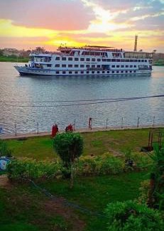 Cairo Boat Rental | نايل كروز نايل سمارت MS River
