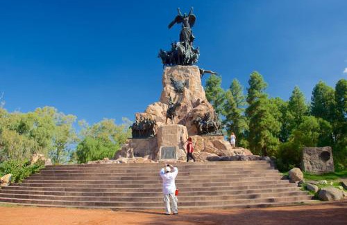 Mendoza City Center Apartment | Moderno y confortable departamento PB con cochera