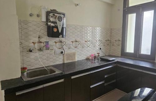 Alambagh Apartment | 3 BHK in Krishna Nagar Lucknow LKO401L