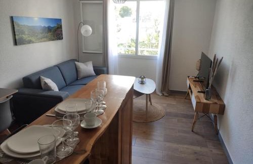 Sainte-Clotilde Centre Apartment | Kaz joli bois studio belle vue