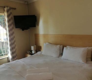 Garsfontein Hotel | Time Square Tranquil Suites