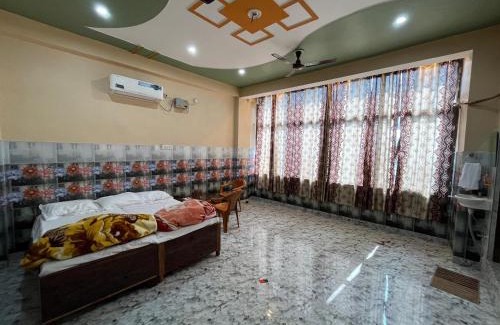 Varanasi Bed & Breakfast | SDM Guest house & Banquet Hall