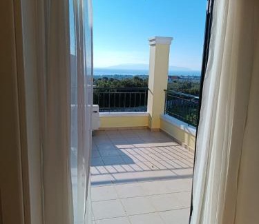Peratata Villa | Villa Margaux Karavados