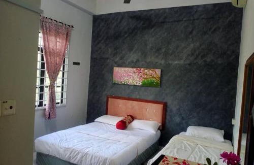 Kampung Bukit Bunga Hotel | D' BUNGA HOTEL BUKIT BUNGA Bilik Standard Triple