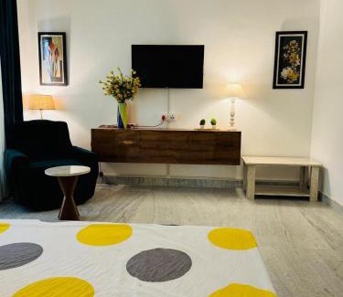 Varanasi House | Karuna Villa