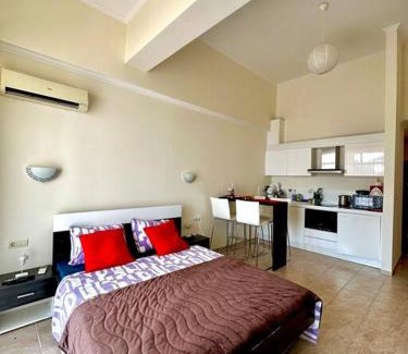 Elenite Apartment | SeaBreeze Retreat (Andalusia)