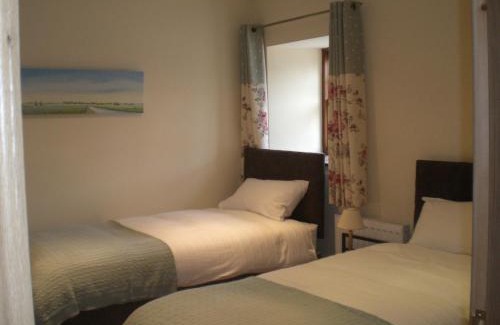 Perth House | The Courtyard