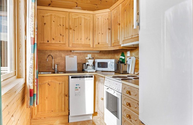 6 person holiday home in Ånneland