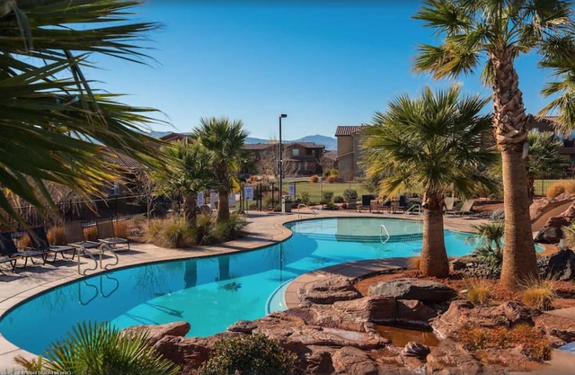PVR 35- Poolside, Hot Tub, Family Friendly