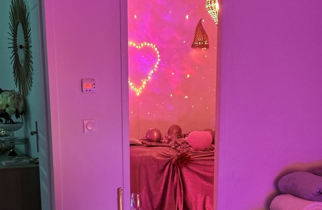 Romantic Apartment with Private Jacuzzi