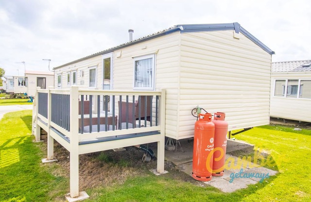 BH07 - Marlie Farm Holiday Park - 4 Bedrooms - Sleep 10