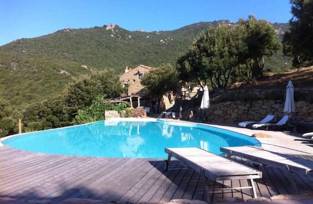 Back to the origins "Luxury in full maquis".