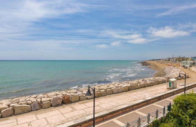 Centrally located apartment with sea view