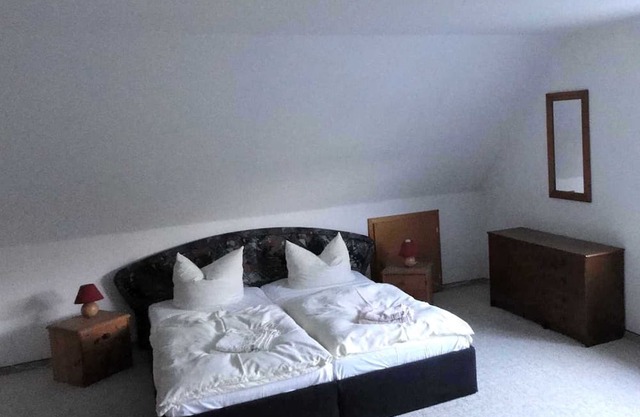 Double room 30 m² (shared bathroom) - thatched roof house Landhaus Ulrich