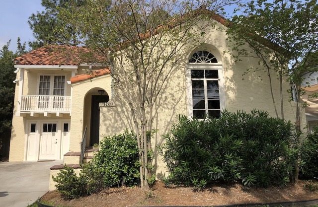 Cozy Apt near Tulane Univ with Off Street Parking on a quiet and safe street