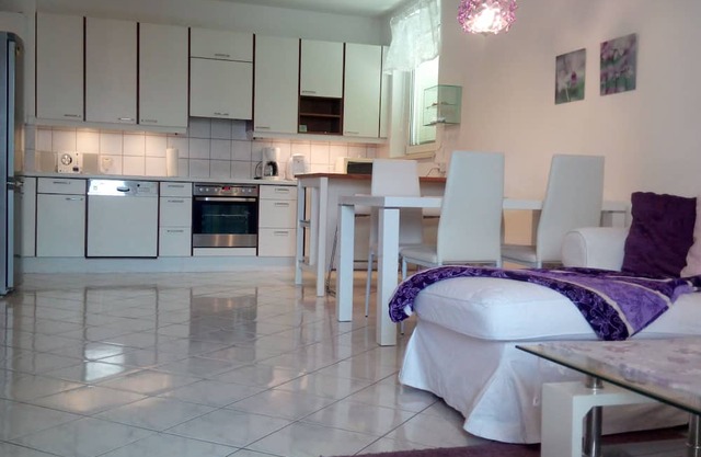 90m2, TOP LOCATION, CLOSE TO VIENNA, QUIET, CLEAN, SECURE, CHEAP, SCS, WiFi