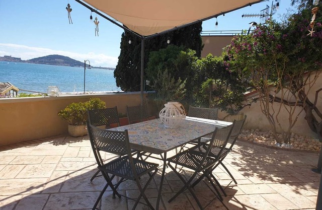 LUXURY HOLIDAY HOUSE FRONT OF SEA FORMIA VINDICIO