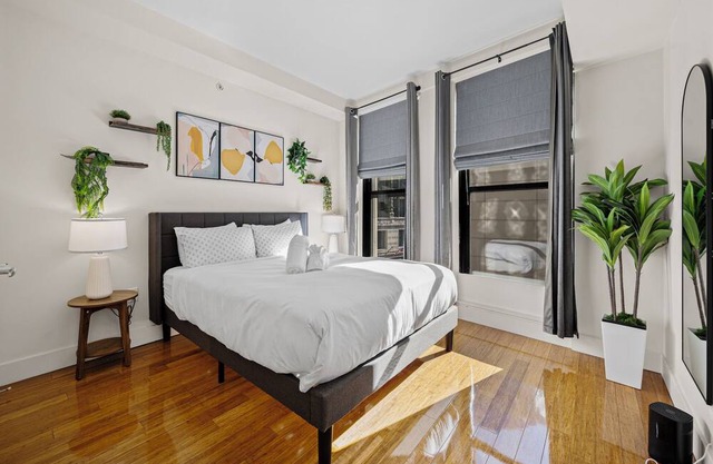2BR Apt in Downtown Crossing 3498