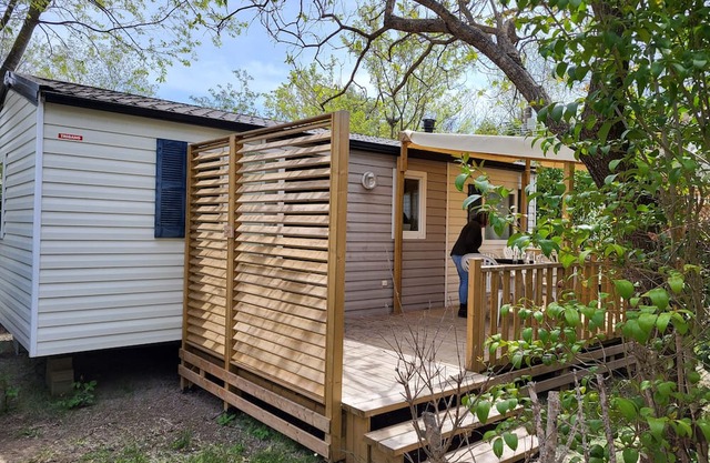 Mobil-home 'Le 147 Aux Iscles' with Shared Pool, Private Terrace and Air Conditioning